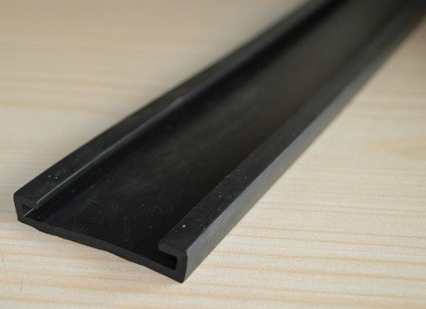 10 black epdm fuel tank rubber seal strip.jpg